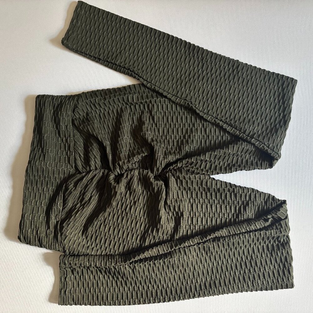 New Mix Olive Green Textured High-Waisted Leggings – Size M